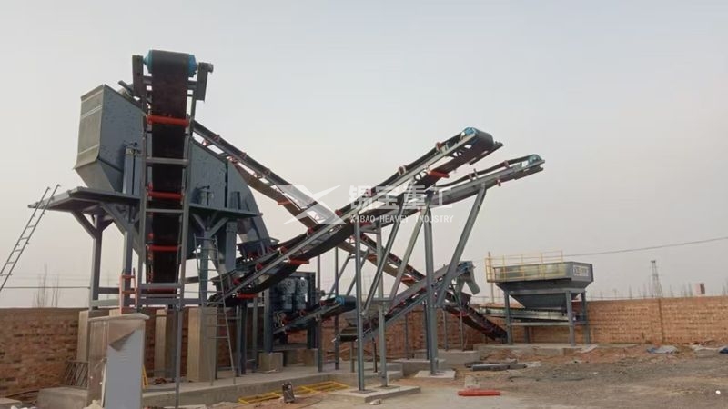 寧夏吳忠瀝青銑刨料破碎篩分設(shè)備現(xiàn)場(chǎng)