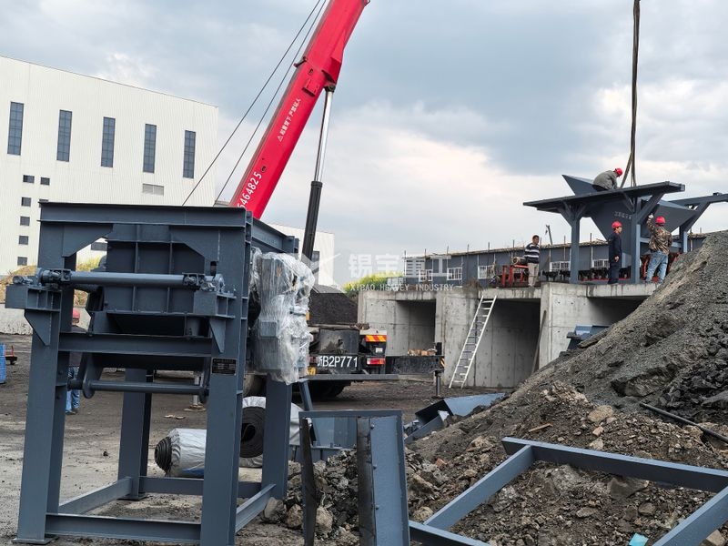 寧波慈溪瀝青銑刨料破碎篩分設(shè)備現(xiàn)場